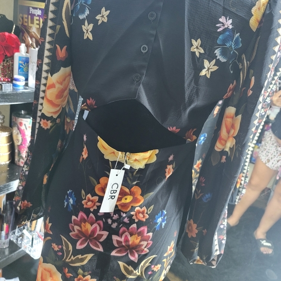 Dress and Necklace set - Picture 2 of 4